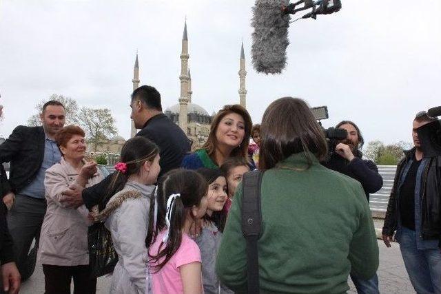&Uuml;nl&uuml; Sanat&ccedil;ı Edirne&rsquo;de Yetenek Avına &Ccedil;ıktı 2