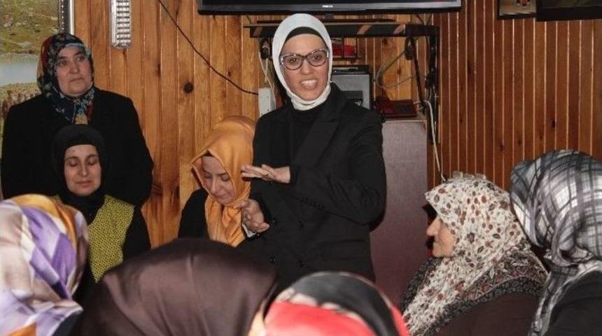 Ak Parti&rsquo;li Aday Ravza Kavak&ccedil;ı Kan, Se&ccedil;im &Ccedil;alışmalarını S&uuml;rd&uuml;r&uuml;yor