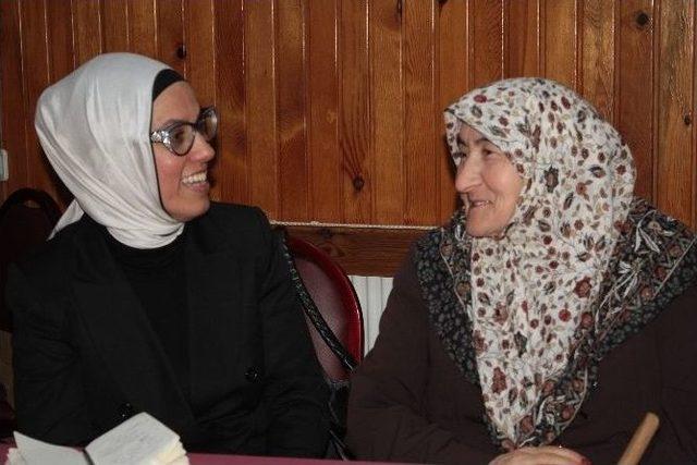 Ak Parti’li Aday Ravza Kavakçı Kan, Seçim Çalışmalarını Sürdürüyor 2