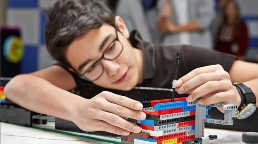 Fen Ve Teknoloji Eğitimi Akademik Platformda Tartışılıyor