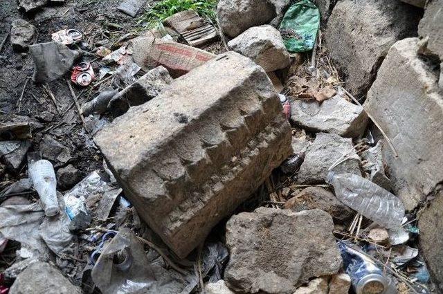 Tarihi Hamamlar Bakımsızlıktan &Ccedil;&ouml;pl&uuml;ğe D&ouml;n&uuml;şt&uuml; 1