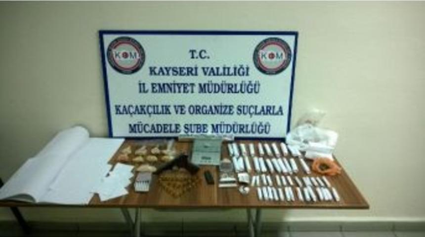 Uyuşturucu Tacirleri G&ouml;zaltına Alındı