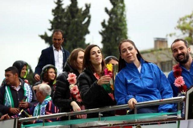 Salihli Belediyespor dan Şehir Turu: &Ouml;yle Mutlu Ki 2