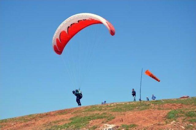Üniversiteli Havacılardan Botan Vadisi nde Yamaç Paraşütü 2