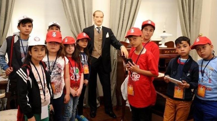 23 Nisan Coşkusu Karşıyaka&rsquo;yı Sardı