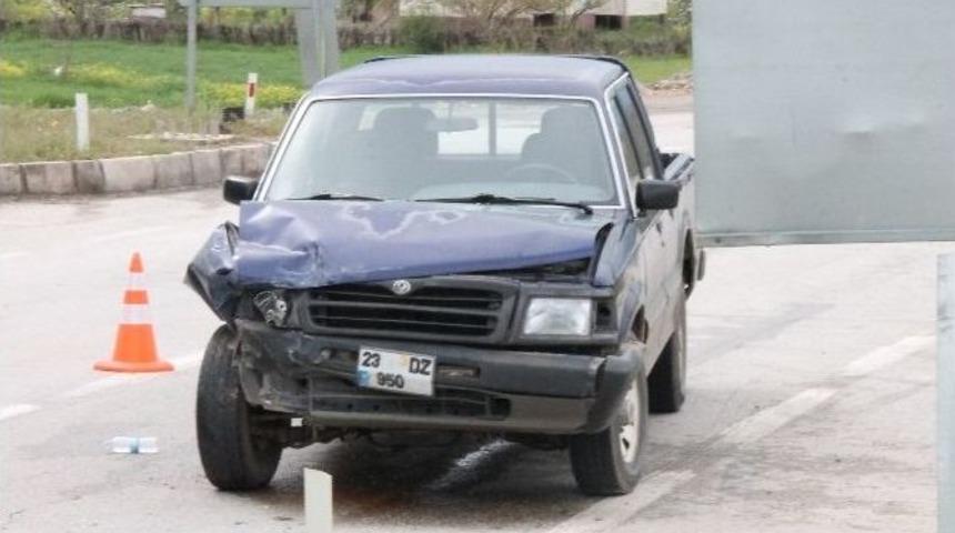 Elazığ&rsquo;da Trafik Kazası: 4 Yaralı