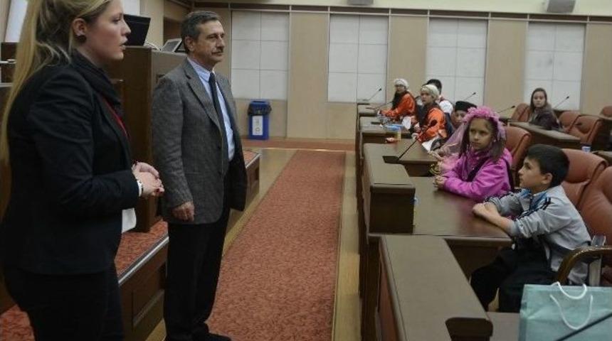 D&uuml;nya &Ccedil;ocukları Tepebaşı&rsquo;nda
