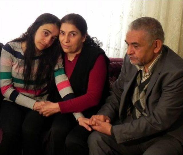 Kayıp Olarak Aranan Pınar, Annesinin Gözyaşlarını Görünce Eve Döndü 3