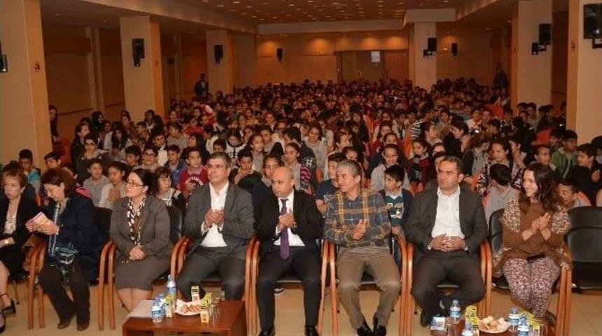 1200 &Ouml;ğrenciye Sınava Hazırlık Konferansı Verildi