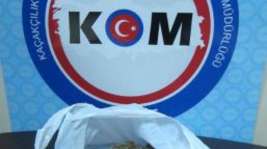 1 Kilo Esrarla Yakalandı, Tutuklandı