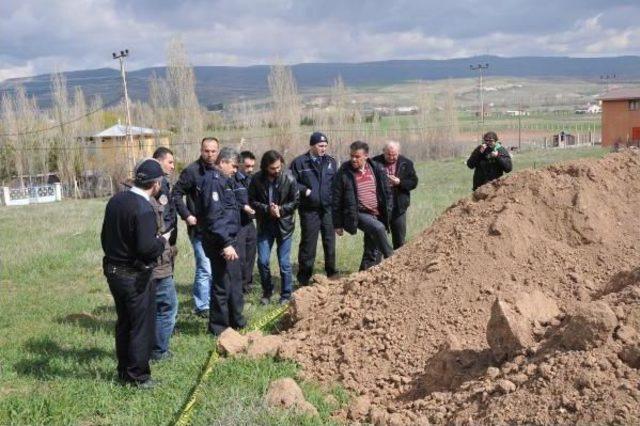 Boş Arsaya Dökülen Hafriyattan Insan Kemikleri Çıktı