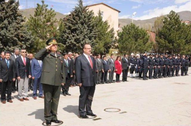 Hakkari'nin Kurtuluşu Törenle Kutlandı