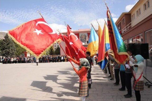 Hakkari'nin Kurtuluşu Törenle Kutlandı