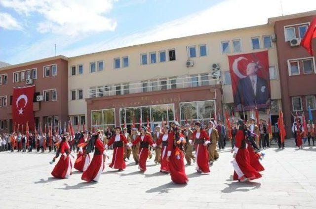 Hakkari'nin Kurtuluşu Törenle Kutlandı