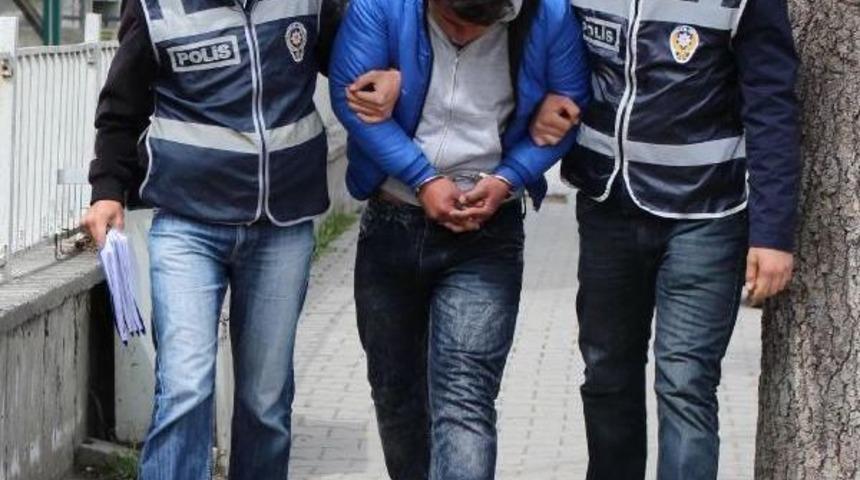 Ayakkabı Hırsızları Yakalandı