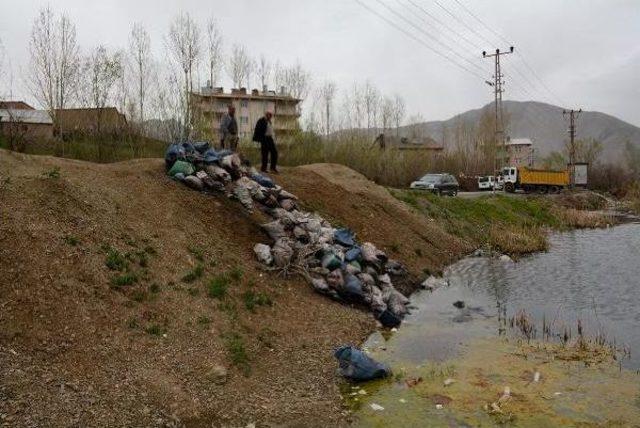 Hakkari'deki Çevre Kirliliğine Mobese Kameraları Ile Takip