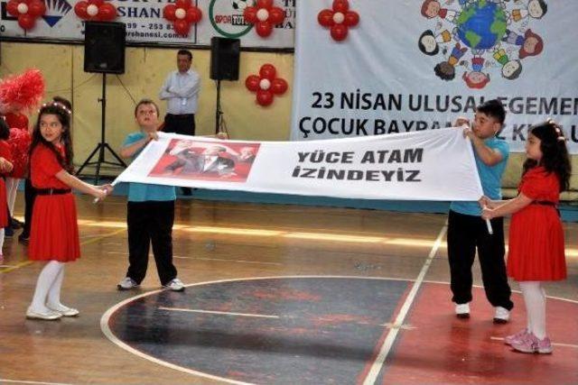 Zonguldak'ta Ilkokul Öğrencileri 23 Nisan'ı Kutladı