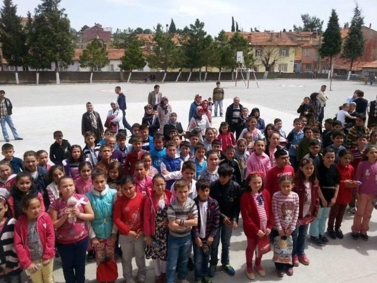 Gediz&rsquo;in Bilim Yıldızları Mehmet&ccedil;ik Ortaokulu&rsquo;nda Yarıştı