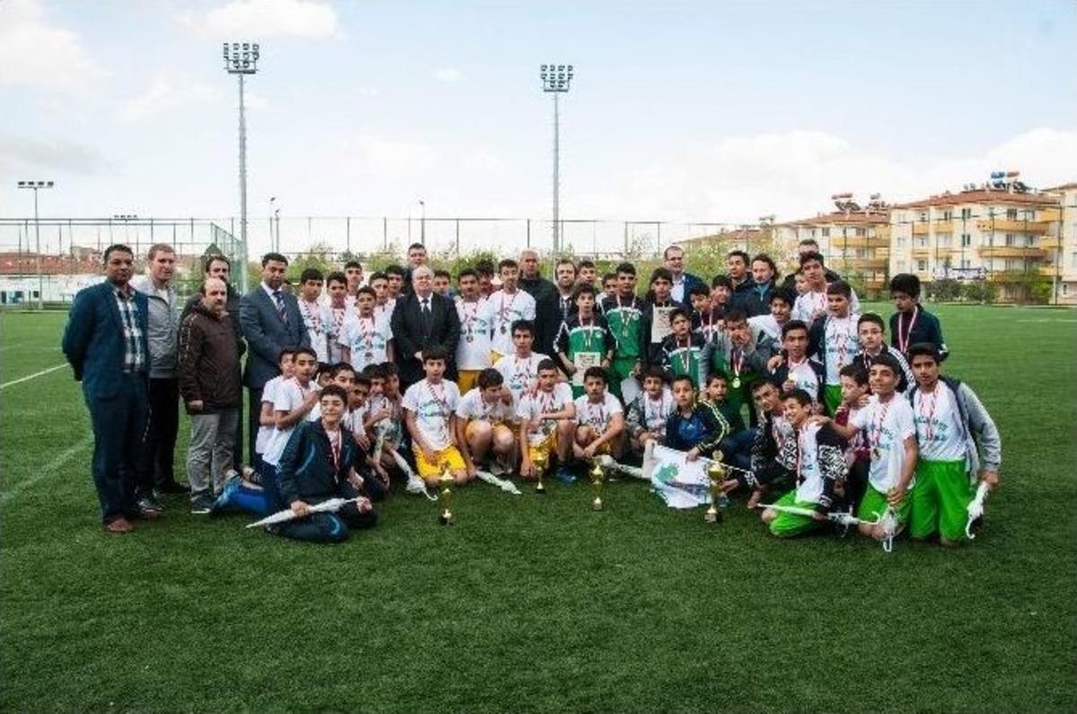 Şehitkamil&rsquo;de 23 Nisan Futbol Şenliği Sona Erdi