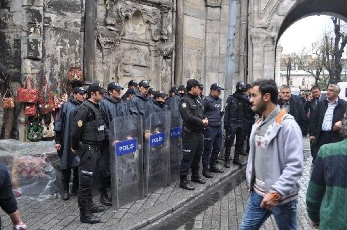 Kapalı&ccedil;arşı Esnafının Tahliyesi S&uuml;r&uuml;yor