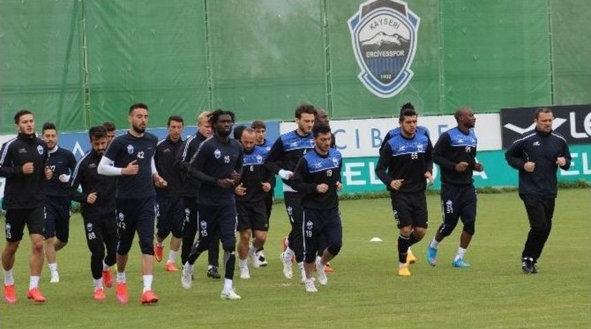 Suat Altın İnşaat Kayseri Erciyesspor, Balıkesirspor&rsquo;a Bileniyor