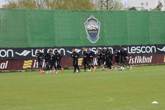 Suat Altın İnşaat Kayseri Erciyesspor, Balıkesirspor’a Bileniyor