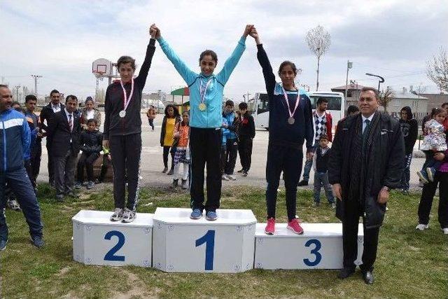 Van&rsquo;da Atletizm Geliştirme Projesi 1. B&ouml;lge Kros Yarışmaları Sona Erdi 1