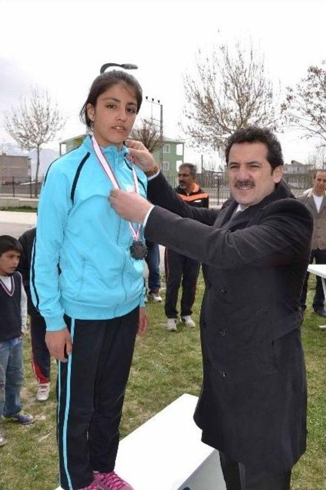 Van&rsquo;da Atletizm Geliştirme Projesi 1. B&ouml;lge Kros Yarışmaları Sona Erdi 3
