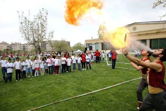 6.çocuk Festivali, Çocuk Oyunlarıyla Devam Ediyor