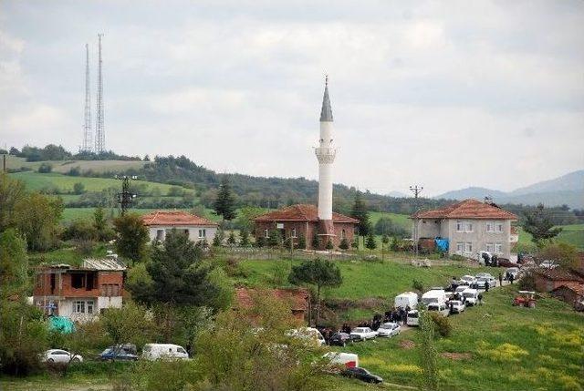 Üzerine Televizyon Devrilen Çocuk Hayatını Kaybetti