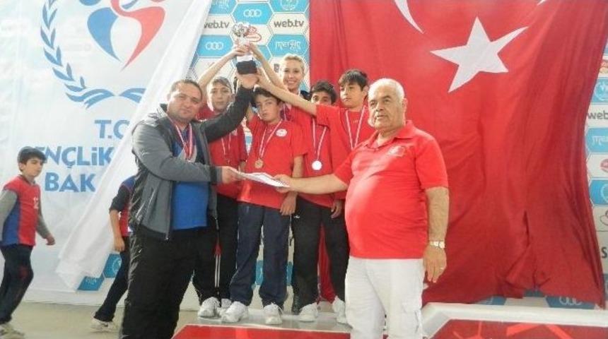 Ala&ccedil;am Karşıyaka İmam Hatip Ortaokulu T&uuml;rkiye İkincisi