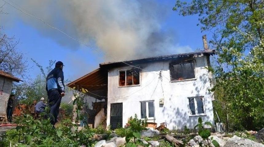 Ala&ccedil;am&rsquo;da Ev Yangını