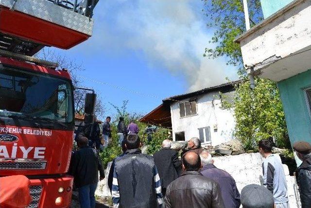 Alaçam’da Ev Yangını