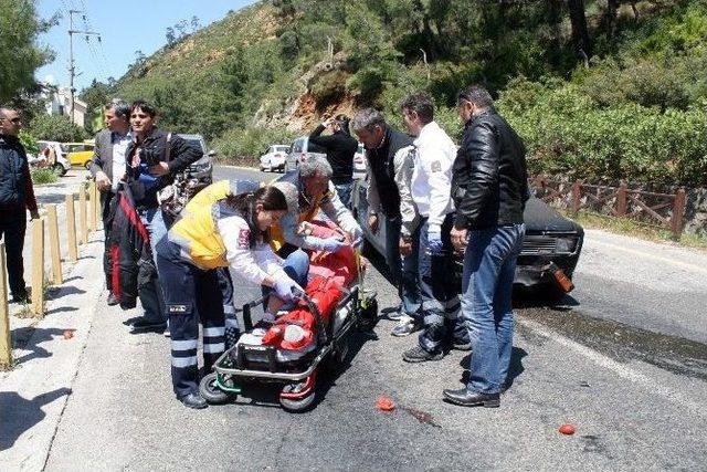 Marmaris’te Trafik Kazası: 2 Yaralı