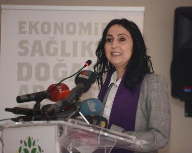 Hdp’Den Halaylı-Türkülü Kadın Seçim Bildirgesi