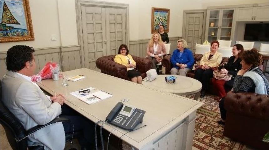 Hukuk&ccedil;u Kadınlardan Başkan Kocadon&rsquo;a Ziyaret