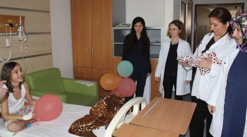 &Ccedil;ocuk Hastanesi&rsquo;nde Bayram Coşkusu