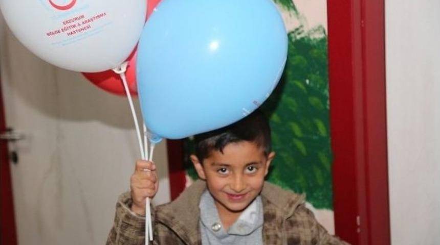 Erzurum B&ouml;lge Eğitim Ve Araştırma Hastanesin&rsquo;de 23 Nisan Coşkusu