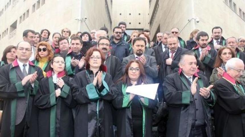 Bursa Barosu&rsquo;Ndan Avukat Kılı&ccedil;&rsquo;In Tutuklanmasına Tepki