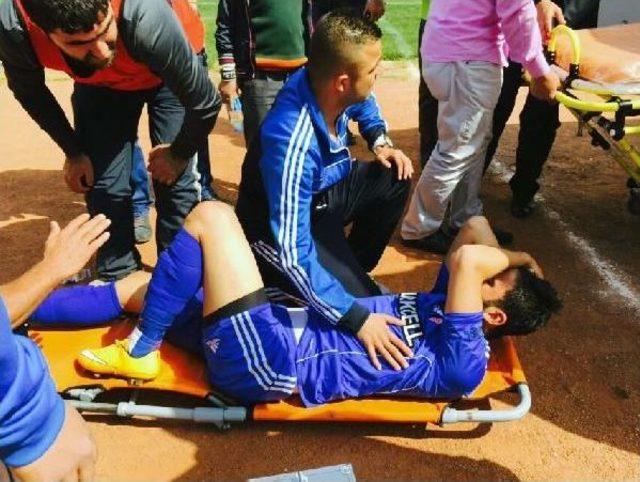 Belediye Ambulansı Ayağı Kırılan Futbolcuyu Hastaneye Götürmeyince, 112 Acil Servis Yetişti