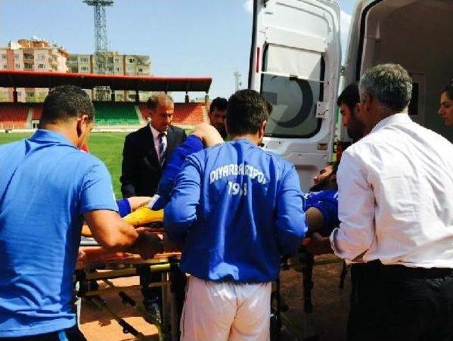 Belediye Ambulansı Ayağı Kırılan Futbolcuyu Hastaneye Götürmeyince, 112 Acil Servis Yetişti