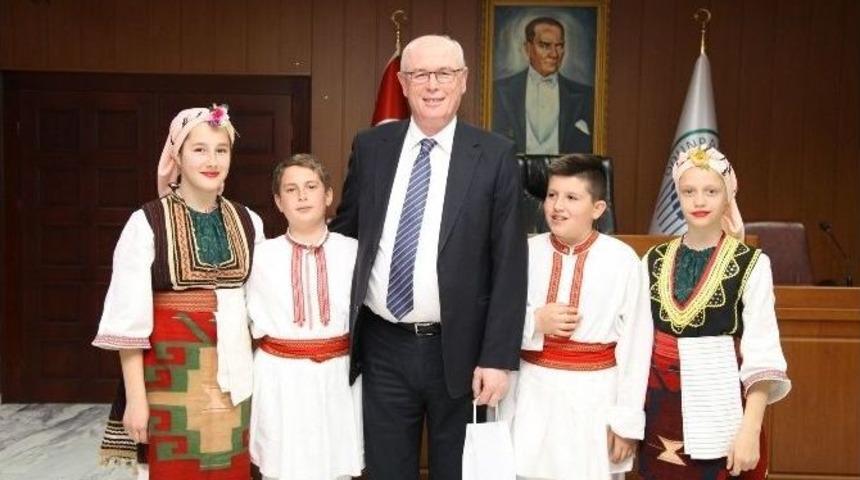 "uluslararası &Ccedil;ocuk Halk Dansları Festivali"