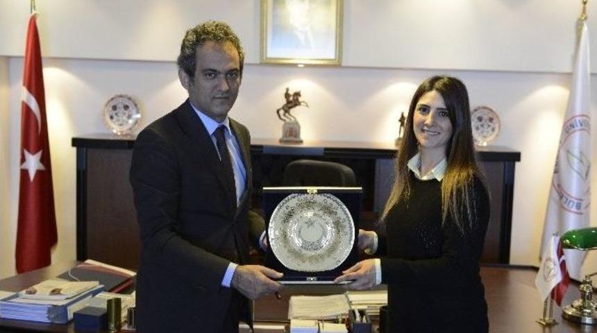 Yunus Emre Enstit&uuml;s&uuml;nden Rekt&ouml;r &Ouml;zer&rsquo;e Ziyaret