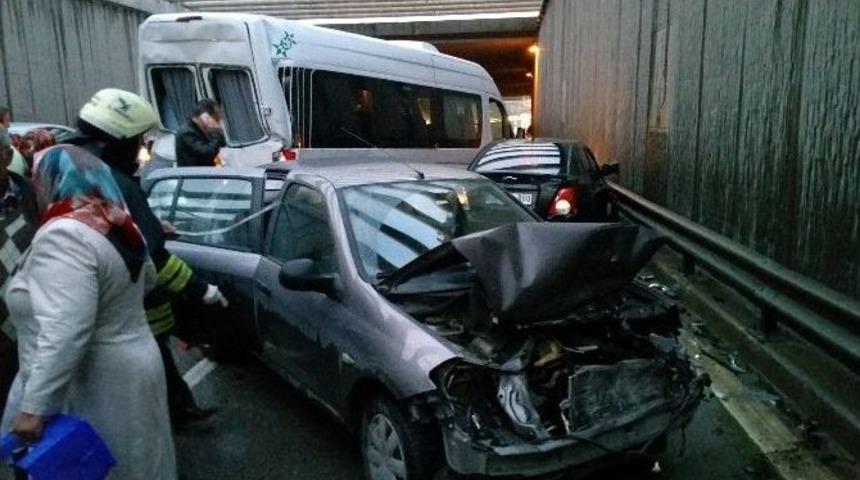 D-130 Karayolunda Zincirleme Kaza: 8 Ara&ccedil; Birbirine Girdi