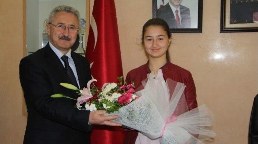 Hendek Belediye Başkanı Ebra C&ouml;mert Talimatlar Yağdırdı