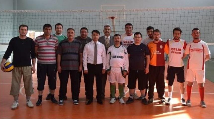 Pazarlar Kaymakamlığı Voleybol Turnuvası Başladı