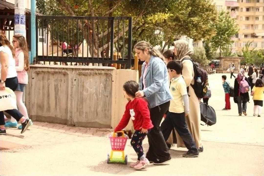 Mini Mini Birler 23 Nisan&rsquo;a &Ouml;ğretmensiz Giriyor