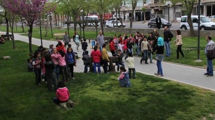 Bağlar Eğitim Destek Evi Kobanili &Ouml;ğrenciler İ&ccedil;in Kent Gezisi D&uuml;zenledi