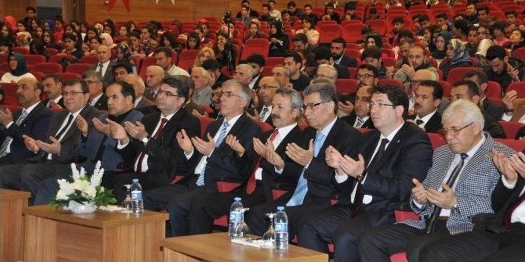 &Uuml;stad Necip Fazıl Aksaray&rsquo;da Anıldı