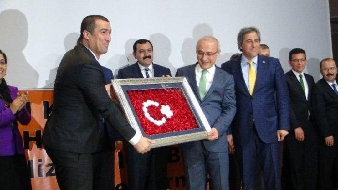 Ak Parti&rsquo;li L&uuml;tfi Elvan Antalya&rsquo;da